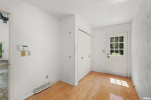 5 White Oak Court, Moline, IL 61265