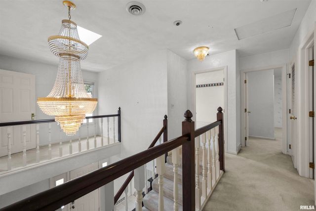 5 White Oak Court, Moline, IL 61265