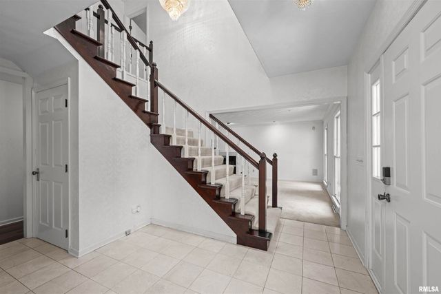 5 White Oak Court, Moline, IL 61265