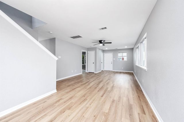 1071 Verde Trails Drive, Houston, TX 77073