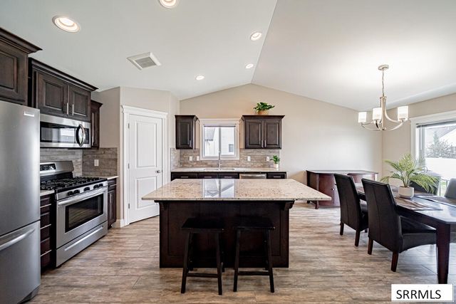 395 Rock Hill Lane, Idaho Falls, ID 83401