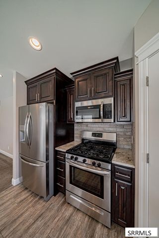 395 Rock Hill Lane, Idaho Falls, ID 83401