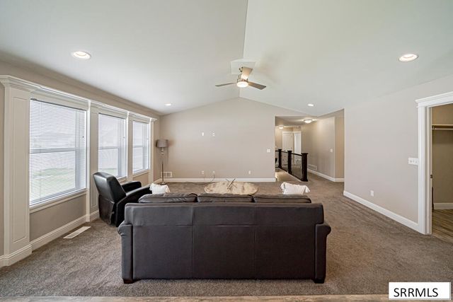 395 Rock Hill Lane, Idaho Falls, ID 83401