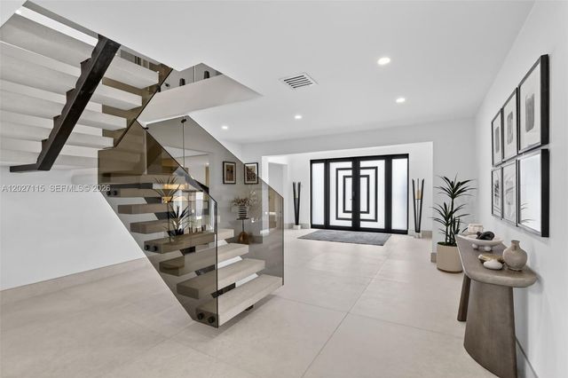 12111 NW 5th Court, Plantation, FL 33325