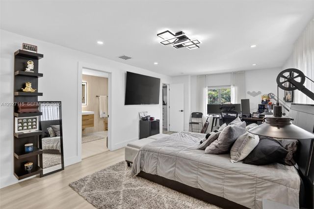 12111 NW 5th Court, Plantation, FL 33325
