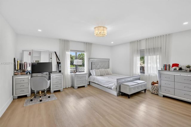 12111 NW 5th Court, Plantation, FL 33325