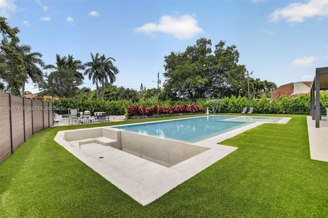 12111 NW 5th Court, Plantation, FL 33325