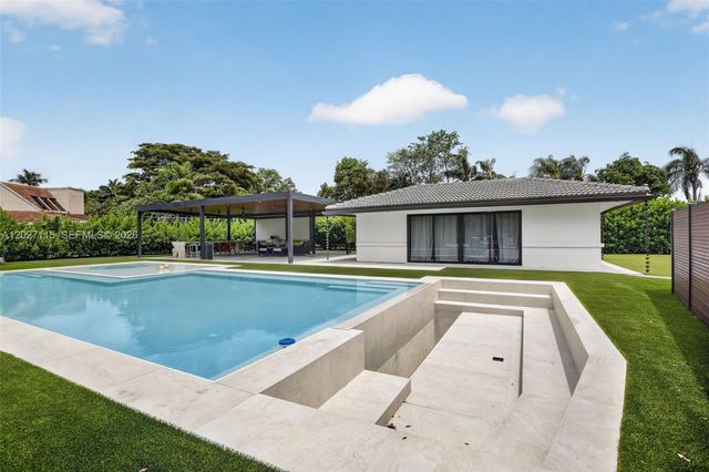 12111 NW 5th Court, Plantation, FL 33325