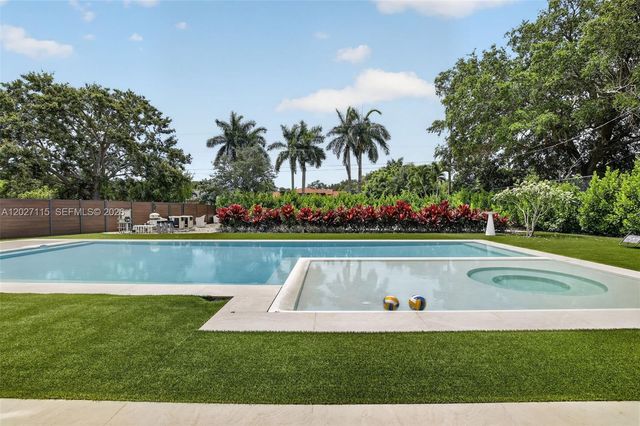 12111 NW 5th Court, Plantation, FL 33325