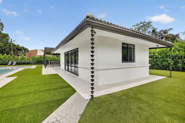 12111 NW 5th Court, Plantation, FL 33325