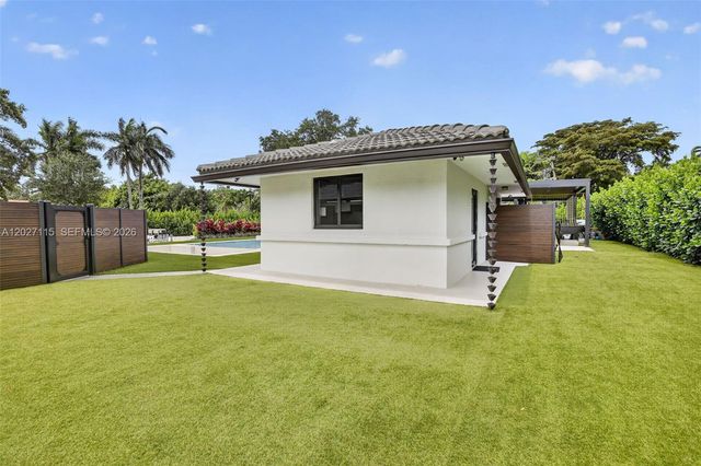 12111 NW 5th Court, Plantation, FL 33325