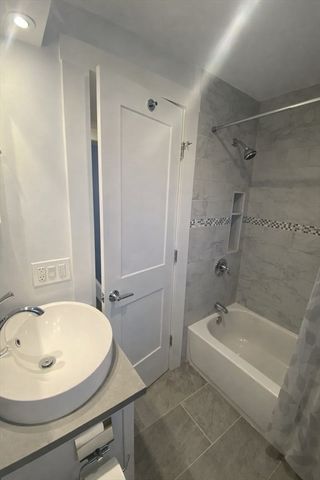 16 Chauncy St 60, Cambridge, MA 02138