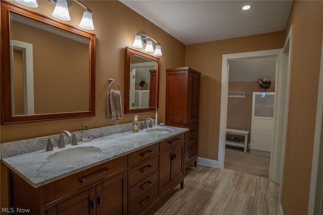 26 Aberdeen Court, Rocky River, OH 44116