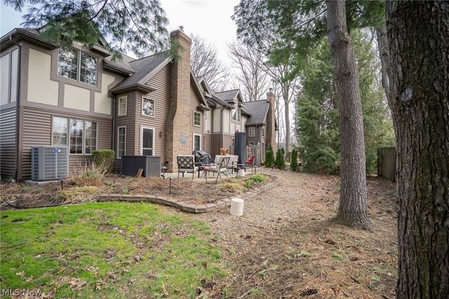 26 Aberdeen Court, Rocky River, OH 44116