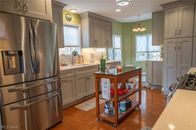 26 Aberdeen Court, Rocky River, OH 44116