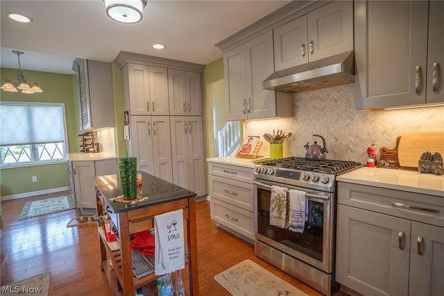 26 Aberdeen Court, Rocky River, OH 44116