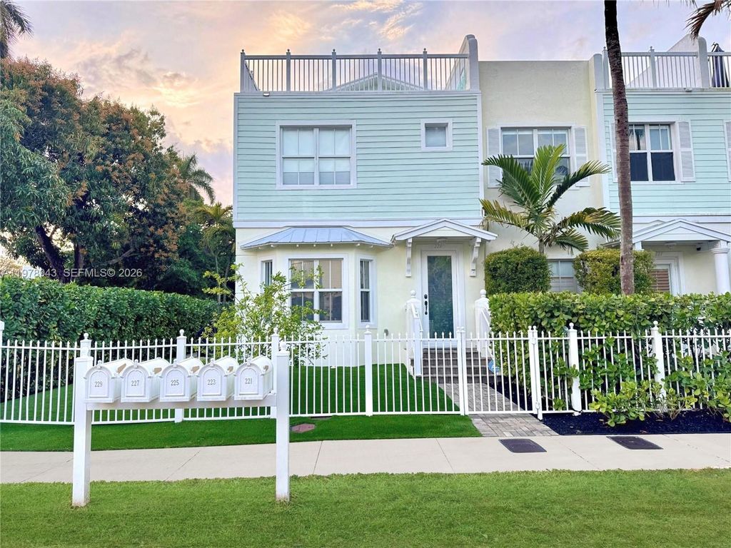 229 SW 9th Ave, Fort Lauderdale, FL 33312