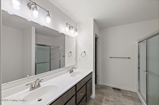 17804 Bridle Run Dr, Louisville, KY 40245