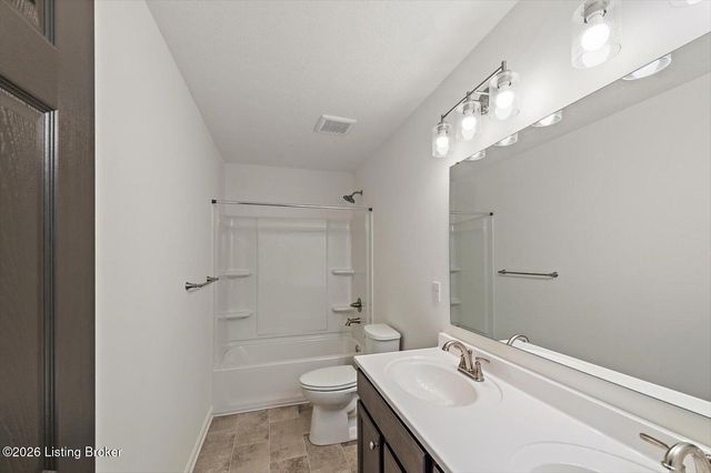 17804 Bridle Run Dr, Louisville, KY 40245