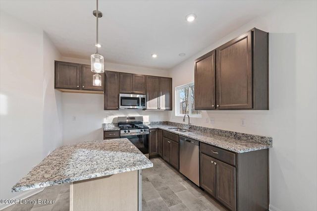 17804 Bridle Run Dr, Louisville, KY 40245