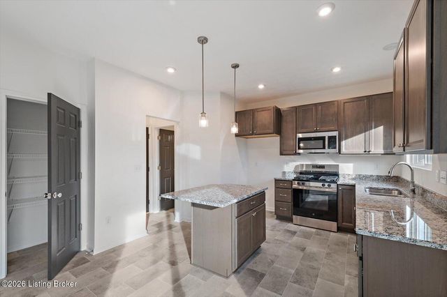 17804 Bridle Run Dr, Louisville, KY 40245