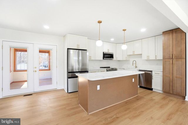 302 WEST RD, Baltimore, MD 21221