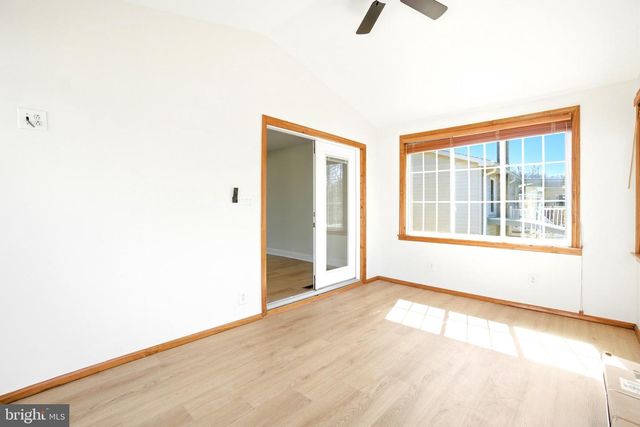 302 WEST RD, Baltimore, MD 21221