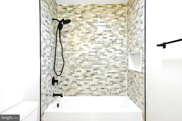 302 WEST RD, Baltimore, MD 21221