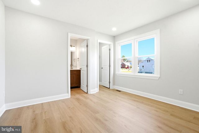 302 WEST RD, Baltimore, MD 21221