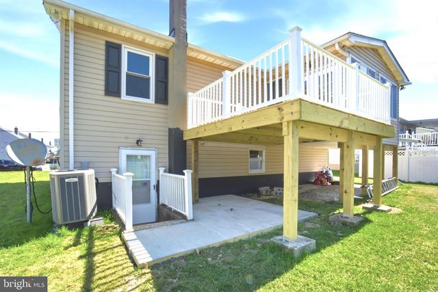 302 WEST RD, Baltimore, MD 21221