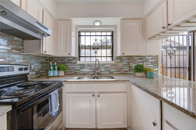 14633 Perthshire Road, Houston, TX 77079