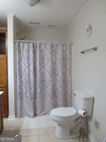445 Southside Drive, Lyons, GA 30436