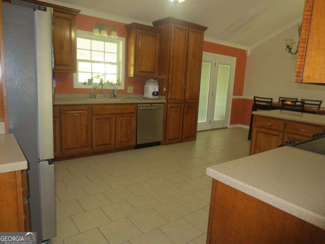 445 Southside Drive, Lyons, GA 30436