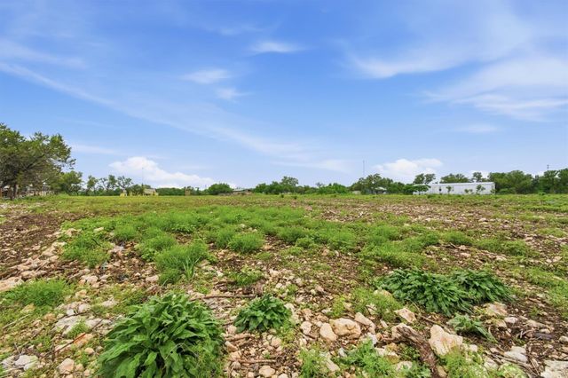 704 Fm 2657, Briggs, TX 78608