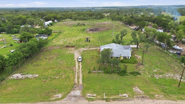 704 Fm 2657, Briggs, TX 78608