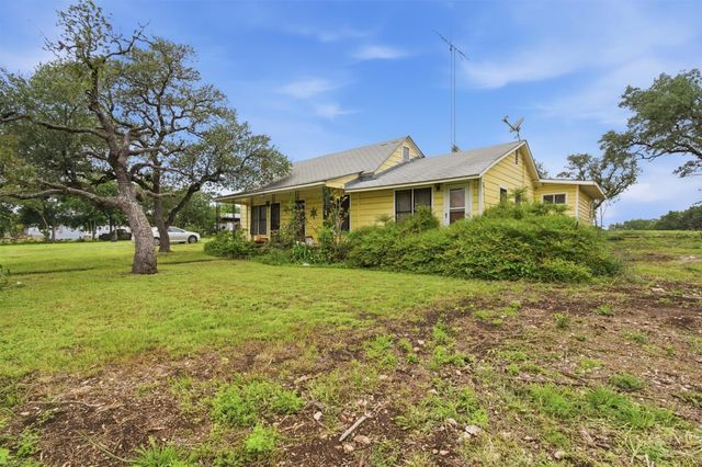 704 Fm 2657, Briggs, TX 78608