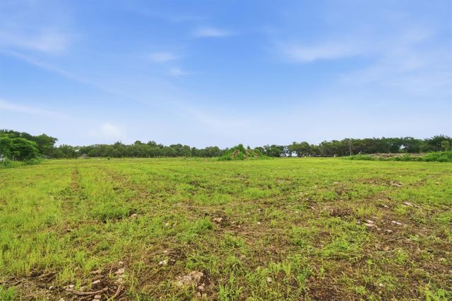 704 Fm 2657, Briggs, TX 78608