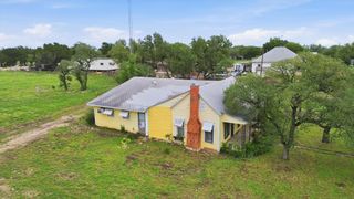 704 Fm 2657, Briggs, TX 78608