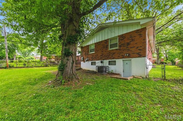 1219 Hobson Drive, Ferguson, MO 63135