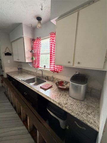 1114 Oxford Drive, Pearland, TX 77584