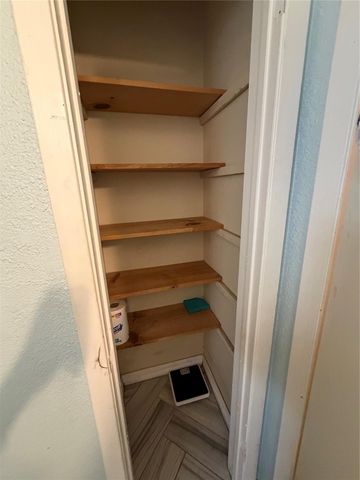 1114 Oxford Drive, Pearland, TX 77584