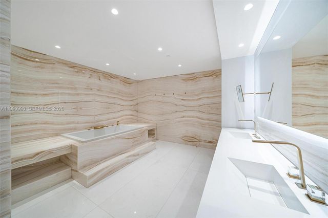 300 S Pointe Drive PH5, Miami Beach, FL 33139