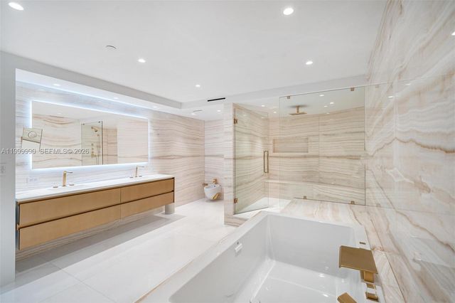300 S Pointe Drive PH5, Miami Beach, FL 33139