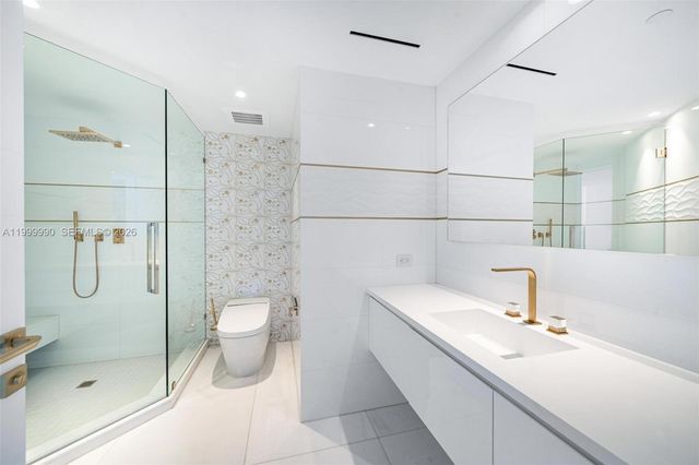 300 S Pointe Drive PH5, Miami Beach, FL 33139