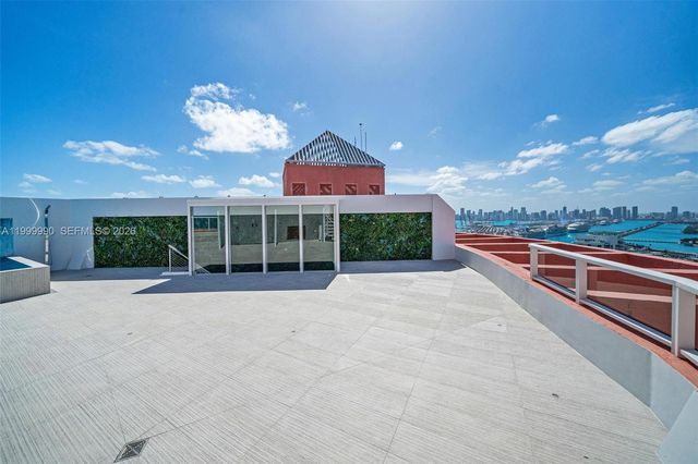 300 S Pointe Drive PH5, Miami Beach, FL 33139