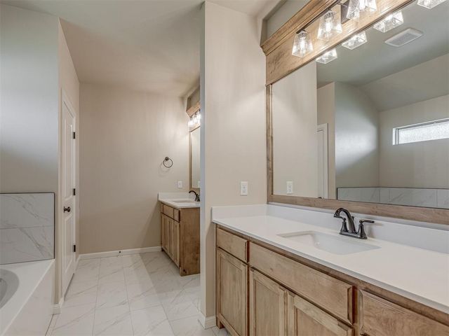 10016 Gentry Crossing, Oklahoma City, OK 73169