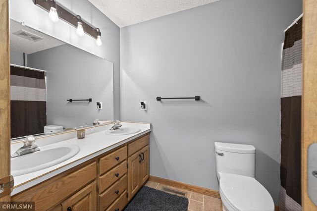 245 Dwinnell Avenue, Mahtomedi, MN 55115