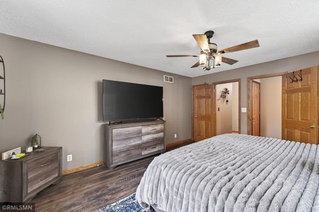 245 Dwinnell Avenue, Mahtomedi, MN 55115