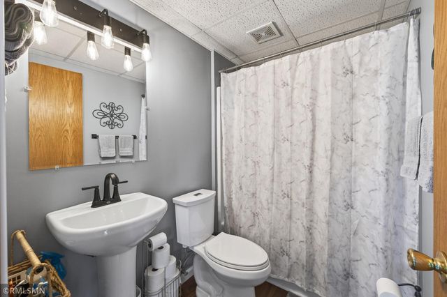 245 Dwinnell Avenue, Mahtomedi, MN 55115