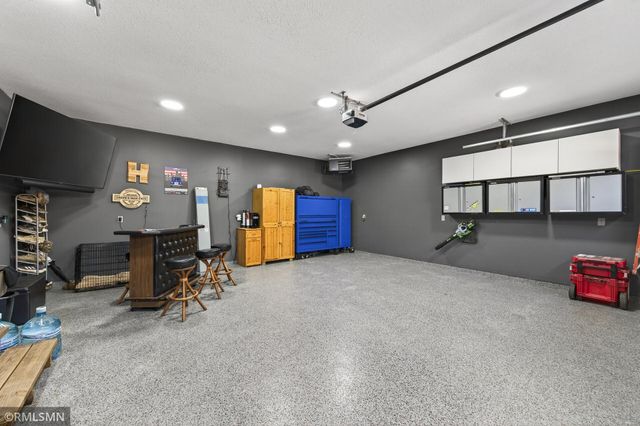 245 Dwinnell Avenue, Mahtomedi, MN 55115